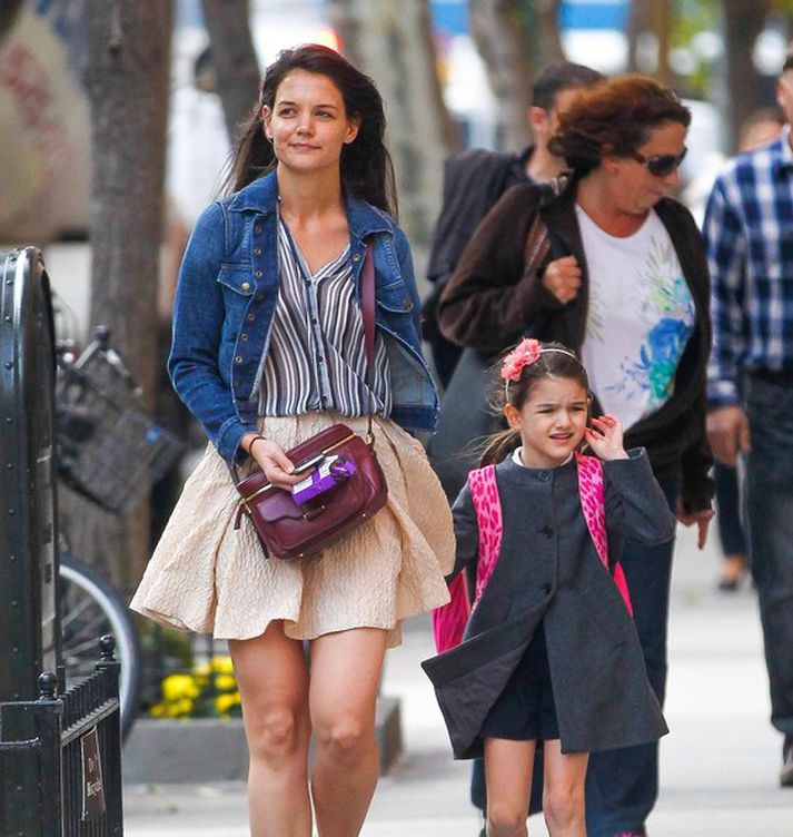 Katie Holmes reynir að lifa eðlilegu lífi.