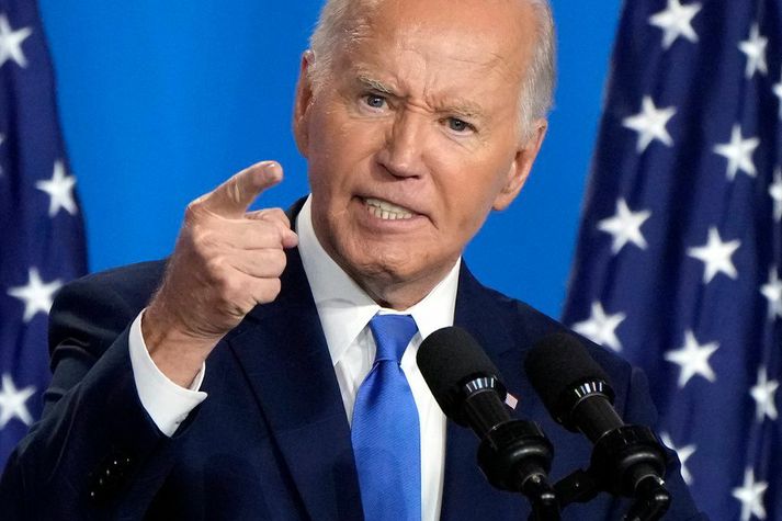 Biden virðist enn vígreifur, þrátt fyrir aukin áköll um að hann víki fyrir nýrri kynslóð.