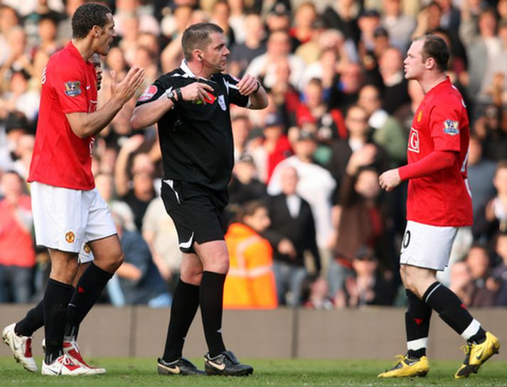Wayne Rooney var allt annað en sáttur með rauða spjalidð.
