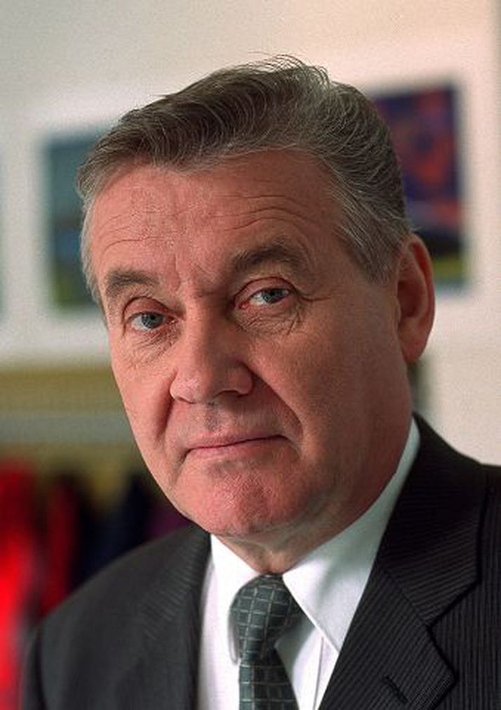 Alfreð Þorsteinsson. Fyrrverandi forstjóri Sölunefndar varnarliðseigna segir eftirsjá að bragganum sem brann á nýársdag. Fréttablaðið/GVA