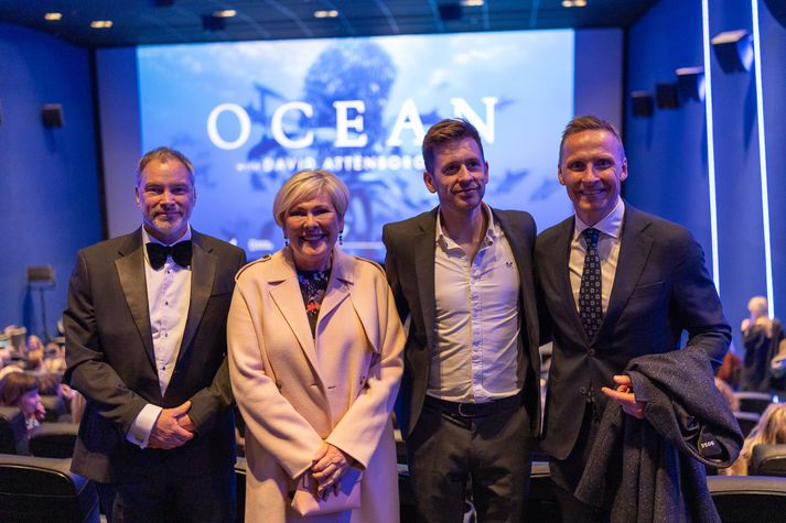 Jasper Smith, framleiðandi, Halla Tómasdóttir, forseti Íslands, Toby Nowlan, leikstjóri og Björn Skúlason, eiginmaður forseta glæsileg á hátíðarsýningu Hafsins.