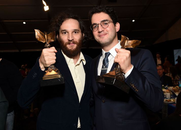 Joshua og Benjamin Safdie leikstýrðu fimm myndum saman yfir tíu ára tímabil áður en þeir fóru hvor í sína áttina. Ástæðan er sögð vera ólögleg kynlífssena sautján ára stúlku.