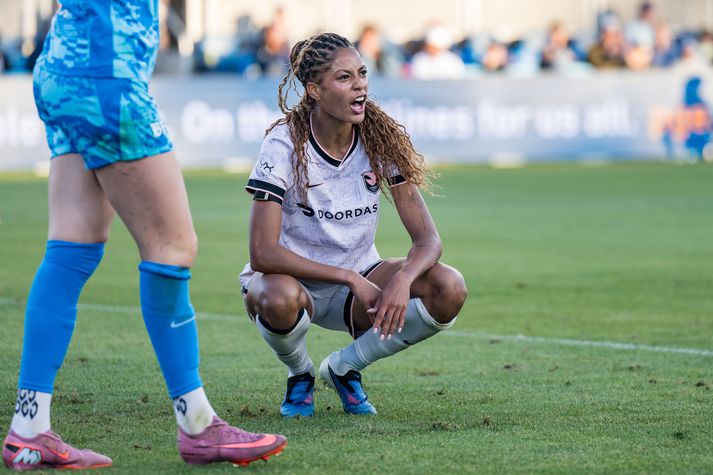 Sveindís Jane fagnaði markinu af mikilli ákefð, næstum því of mikilli. 