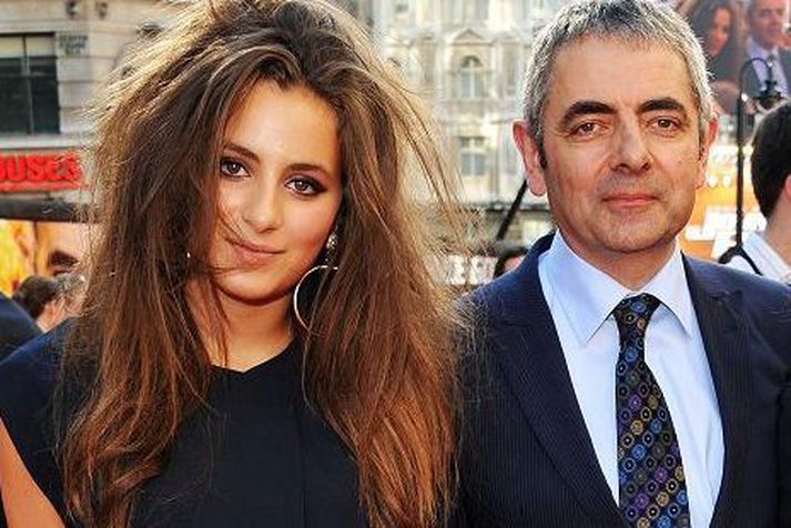 Feðgin Rowan Atkinson mætti með sextán ára dóttur sína, Lily, á frumsýningu en hún stal senunni af föður sínum. Nordicphotos/getty