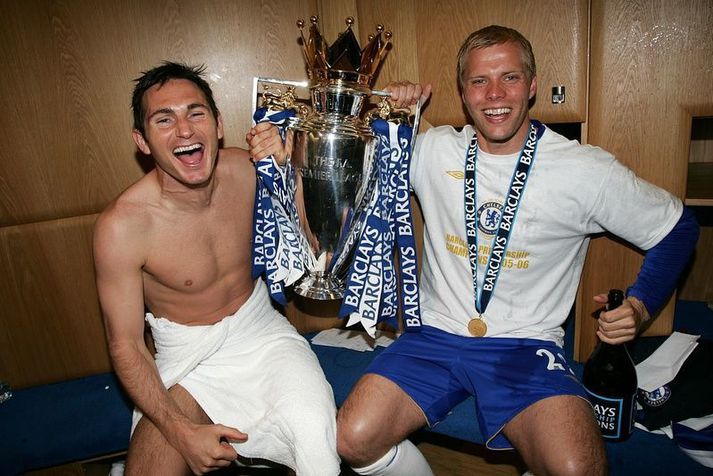Eiður Smári Guðjohnsen og Frank Lampard með Englandsbikarinn eftir að Chelsea liðið vann hann annað árið í röð vorið 2006.