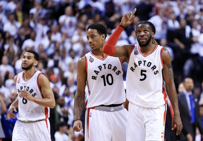 DeMar DeRozan og DeMarre Carroll skoruðu samtals 41 stig fyrir Toronto.