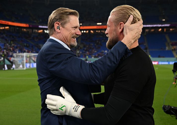 Schmeichel-feðgarnir eiga það sameiginlegt að hafa orðið Englandsmeistarar. Nú gæti verið að fótboltaferli þeirra beggja sé lokið.