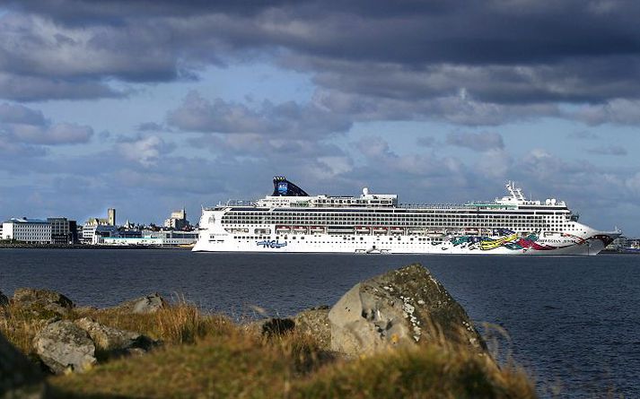 Þegar allt er talið gefa farþegaskipin milljarða innspýtingu inn í íslensk efnahagslíf.