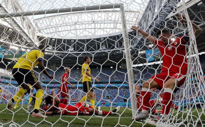 Robert Lewandowski endaði sjálfur í markinu en ekki boltinn.