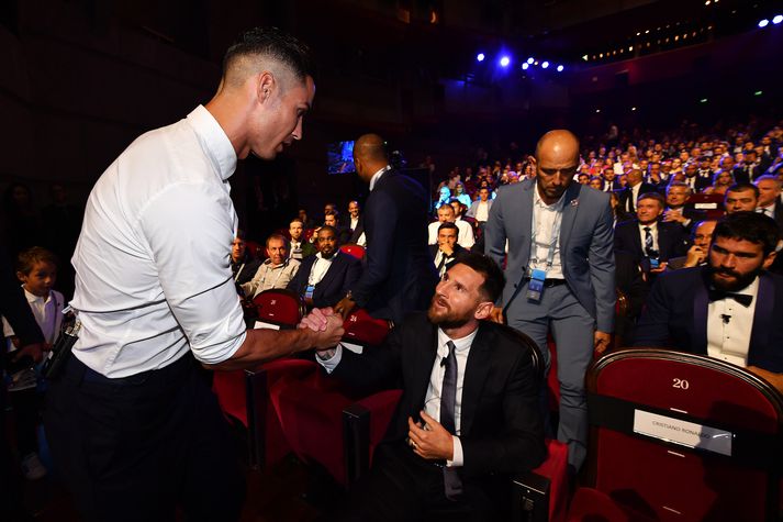 Ronaldo og Messi á verðlaunahátið UEFA á dögunum.