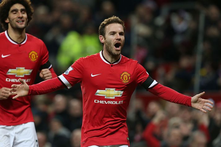 Juan Mata skoraði fyrsta markið eftir skalla frá