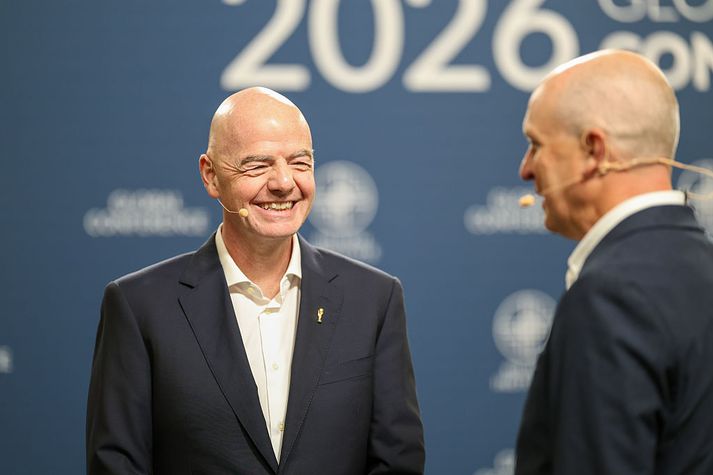 Infantino hefur komið FIFA til varnar vegna miðaverðs á HM.