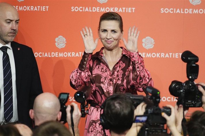 Mette Frederiksen, formaður danskra Jafnaðarmanna, fagnaði í nótt.