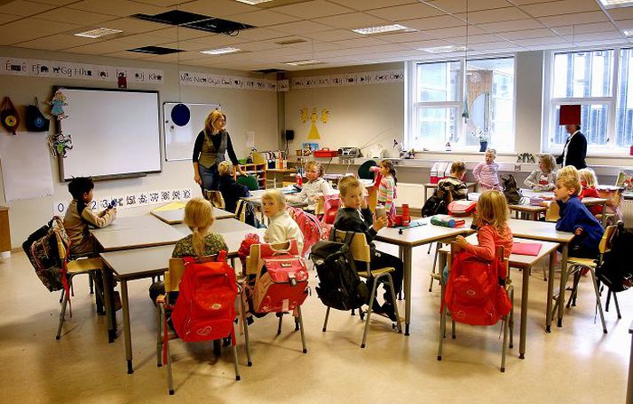  Grunnskólakennarar eru orðnir langeygir eftir nýjum kjarasamningi og íhuga að grípa til aðgerða til að knýja á um að samið verði. Fréttablaðið/GVa