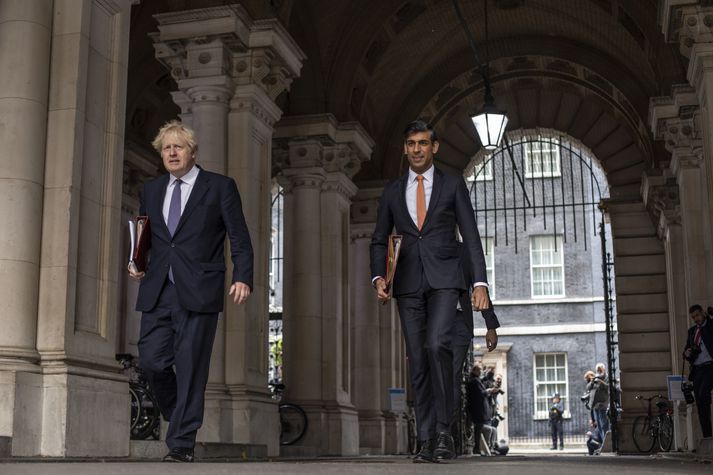 Boris Johnson, til vinstri, og Rishi Sunak, til hægri voru nánir samstarfsmenn í þeirri ríkisstjórn sem Johnson var í forsvari fyrir.