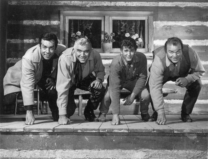 Bonanza feðgarnir: Pernell Roberts, Lorne Green, Michael Landon og Dan Blocker.