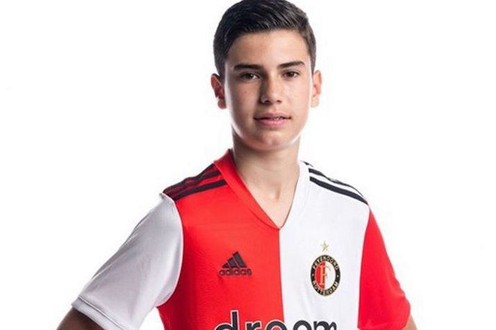 Shaqueel van Persie í búningi Feyenoord en hann er mjög efnilegur fótboltamaður.