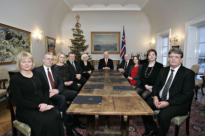 Hugmyndir um uppbyggingu á ferðamannasvæði á Grímsstöðum á Fjöllum verða aftur á borði ríkisstjórnarinnar í dag. Ljóst er að málið hefur lengi verið stjórninni óþægur ljár í þúfu.
