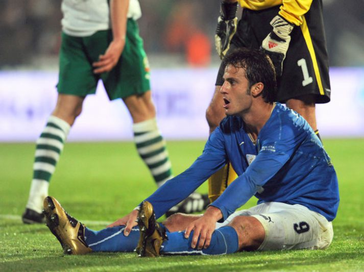 Alberto Gilardino í leik Búlgaríu og Ítalíu í kvöld.