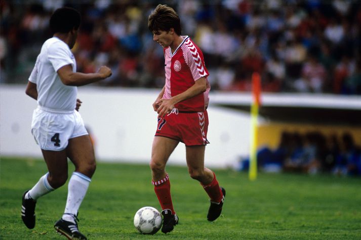 Michael Laudrup í leik með danska landsliðinu á móti Úrúgvæ á heimsmeistaramótinu í Mexíkó 1986.