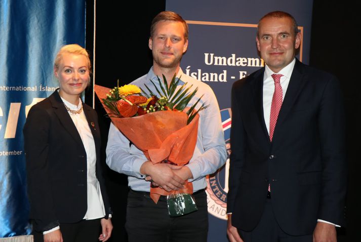 Fanney Þórisdóttir, landsforseti JCI, Pétur Halldórsson og Guðni Th.