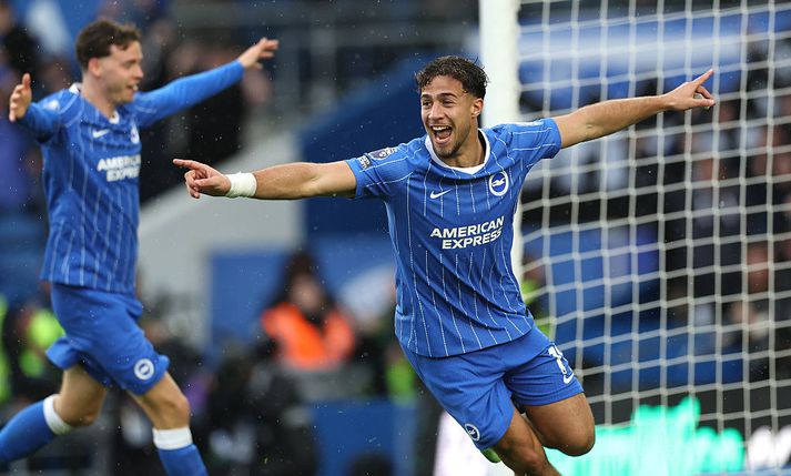 Charalampos Kostoulas fagnar eftir að hafa skorað fjórða mark Brighton í dag.