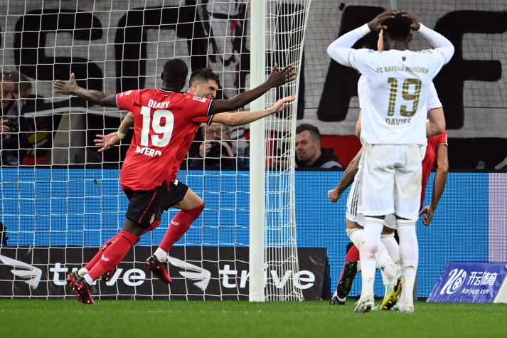 Bayer Leverkusen vann 2-1 sigur á Þýskalandsmeisturum Bayern í dag.