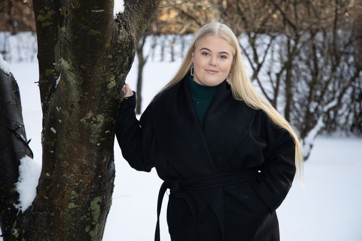 Ástrós Magnúsdóttir segir að margir þekki ekki eftir heilahristingsheilkenni. Hún fékk höfuðhögg í nóvember árið 2018 og er enn að glíma við afleiðingarnar.