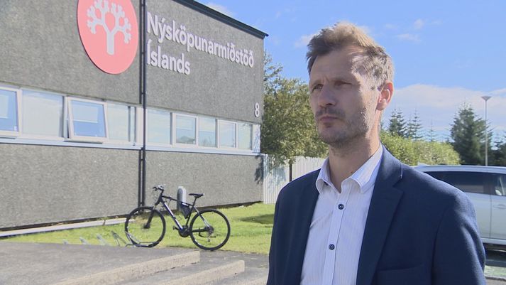 Kjartan Due Nielsen talsmaður starfsmanna hjá Nýsköpunarmiðstöð Íslands segir um sjötíu starfsmenn í óvissu um framtíð sína og þeirra fjölmörgu verkefna sem unnini séu hjá stofnuninni.