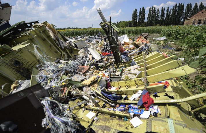 298 manns létu lífið þegar MH17 var skotin niður.