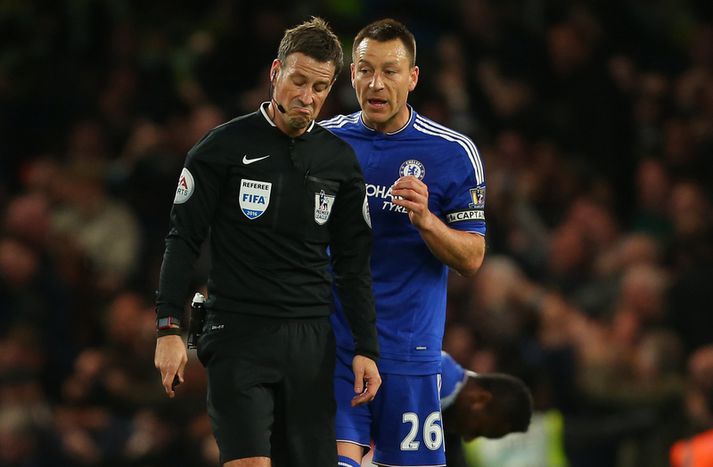 John Terry vildi frá rauð spjöld á loft á leikmenn Tottenham en það var ekki á dagskrá hjá Mark Clattenburg,