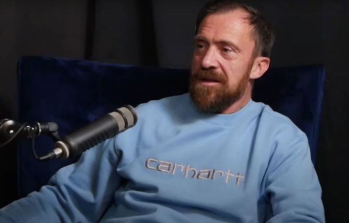 Í bókinni „Fjórar árstíðir” rekur Reynir sögu sína og fer meðal annars yfir tímabilið þegar hann stofnaði og stjórnaði fyrirtækinu Lánstraust, sem varð síðar Creditinfo. 