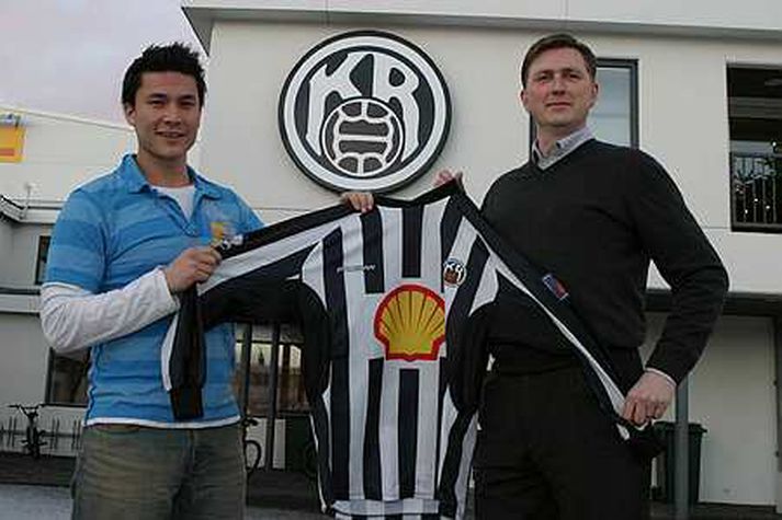 Jónas Kristinsson, fráfarandi formaður KR Sports, ásamt Björgólfi Takefusa.