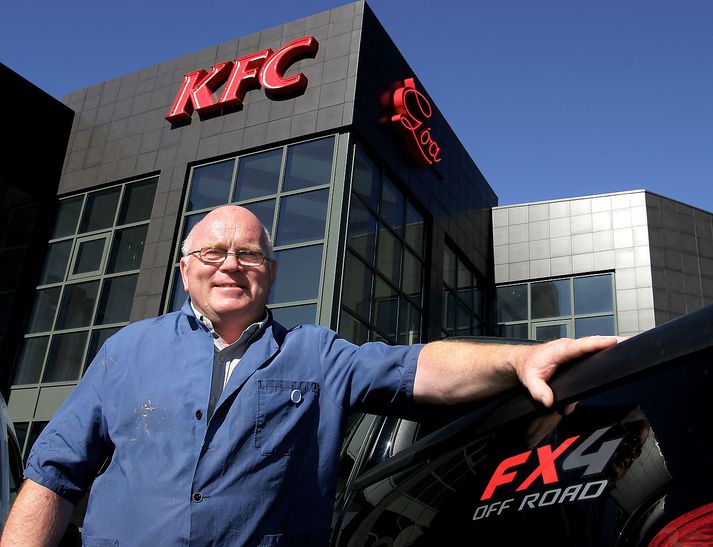 Helgi Vilhjálmsson, sem er gjarnan kenndur við Góu, er eini eigandi og framkvæmdastjóri KFC á Íslandi.