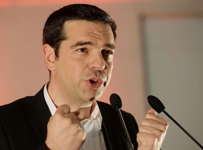 Alexis Tsipras hvetur Grikki til að neita kröfum lánardrottna sinna í von um að hægt sé að fá hagstæðari samning fyrir Grikki.