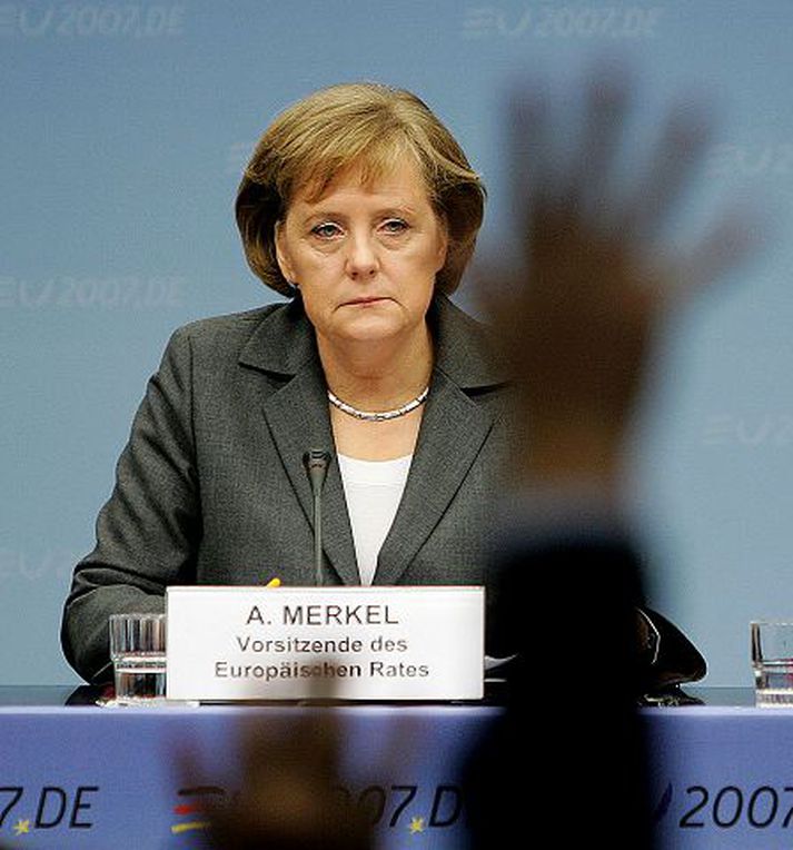 Angela Merkel, kanslari þýskalands, og jose manuel barroso, forseti evrópusambandsins Þýskaland situr nú í forsæti Evrópusambandsins.