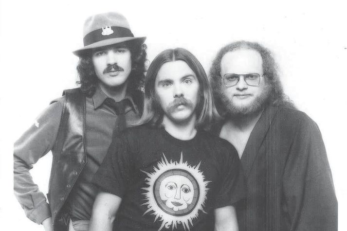 Meðlimir Klaatu. Frá Vinstri: John Woloschuk, Dee Long og Terry Draper.