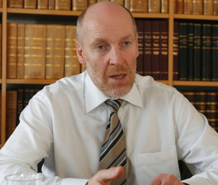 Steingrímur  J. Sigfússon, fjármálaráðherra.