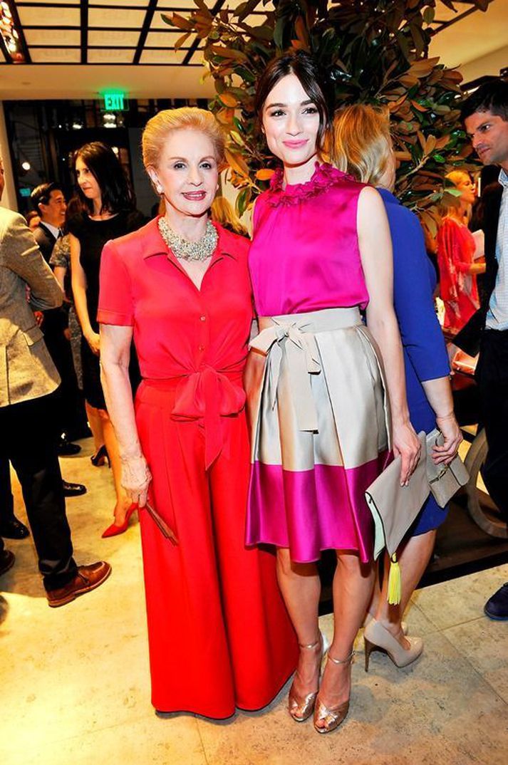 Carolina Herrera ásamt leikkonunni Crystal Reed.