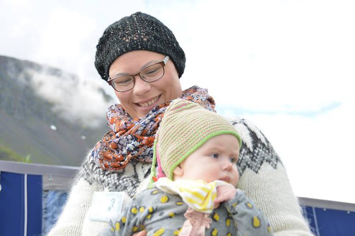 Hér er Agnes á ættarmótinu í Bolungarvík.