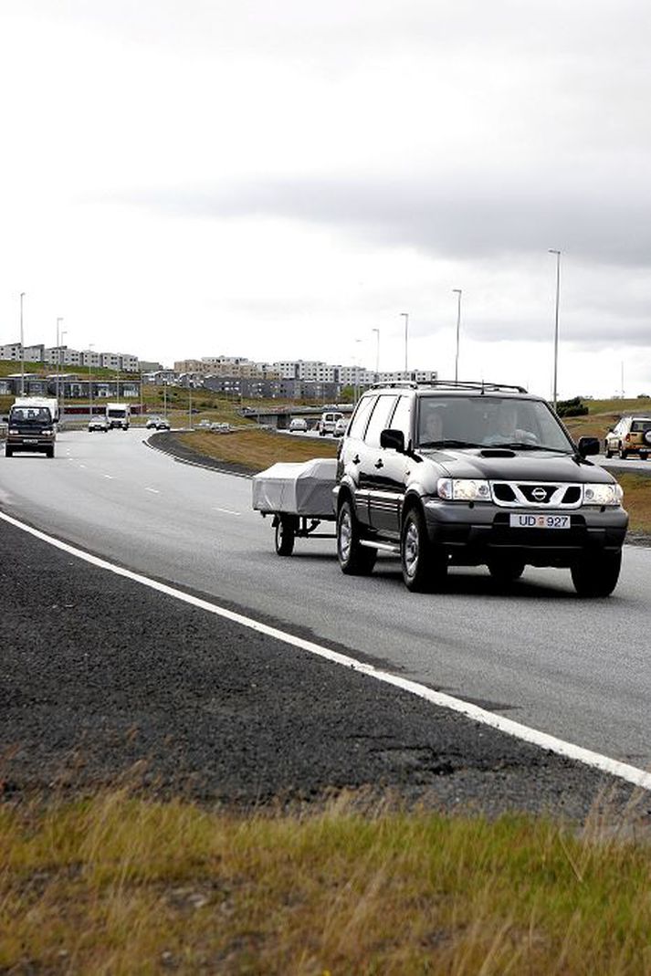 Farþegi eða ökumaður sem er ekki í bílbelti getur lent á öðrum í bílnum með höggþunga tveggja Afríkufíla í árekstri á miklum hraða.