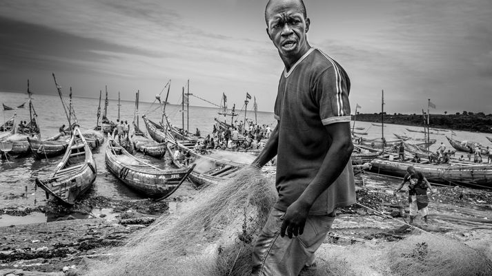 Sjómaður í Sierra Leone segir fiskinn að hverfa