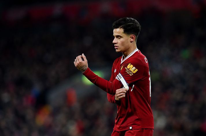 Það eru nokkrir mánuðir síðan Coutinho gerði allt sem hann gat til þess að komast frá Liverpool en í dag fær hann að vera fyrirliði liðsins.