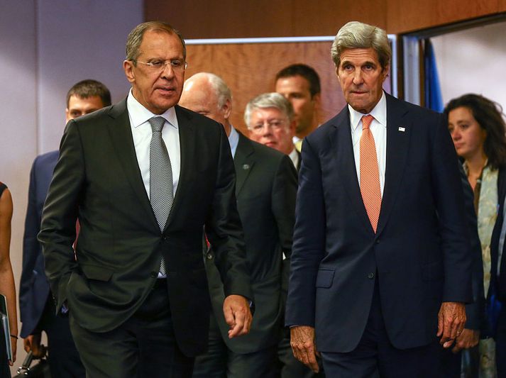 Lavrov og Kerry tilkynntu samkomulag um vopnahlé í Sýrlandi í Genf í gær.