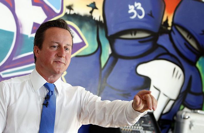 David Cameron, forsætisráðherra Bretlands, segir að draga þurfi lærdóm af óeirðunum, sem kostuðu fimm manns lífið.