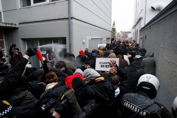 Mikil mótmæli voru við Hótel Borg á gamlársdag 2008.