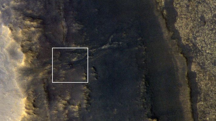 HiRise-myndavélin á Mars Reconnaissance Orbiter-brautarfarinu náði að staðsetja Opportunity í september.