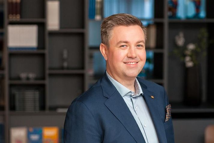 Árni hefur hefur starfað hjá Marel og síðar JBT Marel frá árinu 2009. 