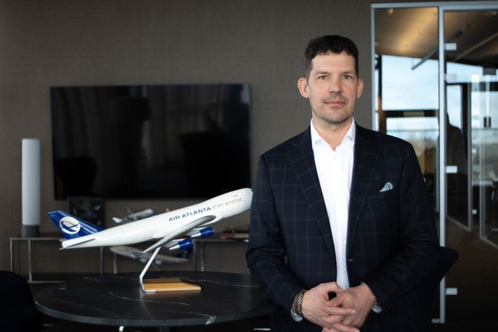 Baldvin Már Hermannsson forstjóri Air Atlanta segir flugvelli í Medína og Jeddah ekki hafa orðið fyrir árásum. 