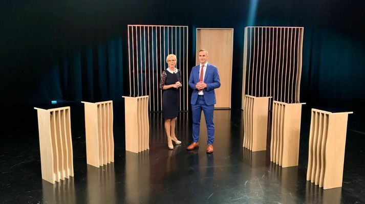 Heiðar Örn ásamt Jóhönnu Vigdísi Hjaltadóttur. Komin er upp mikill urgur meðal forsetaframbjóðenda sem telja óásættanlegt að vera skipað í A- og B-lið í samræmi við niðurstöður úr skoðanakönnunum. Rætt verður við útvarpsstjóra við fyrsta tækifæri, um hvernig bregðast skuli við.